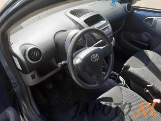 Toyota Aygo Aygo (B10), Hatchback, 2005 / 2014 1.0 12V VVT-i picture 10