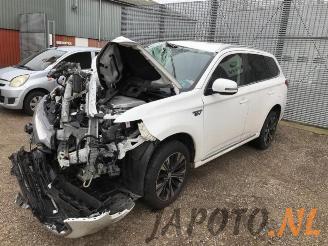 Sloopauto Mitsubishi Outlander Outlander (GF/GG), SUV, 2012 / 2022 2.0 16V PHEV 4x4 2018/1