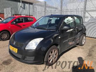 Coche siniestrado Suzuki Swift Swift (ZA/ZC/ZD1/2/3/9), Hatchback, 2005 / 2011 1.3 VVT 16V 2010/6