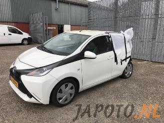 Coche siniestrado Toyota Aygo Aygo (B40), Hatchback, 2014 1.0 12V VVT-i 2017/5