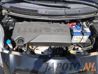 Toyota Yaris Yaris II (P9), Hatchback, 2005 / 2014 1.33 16V Dual VVT-I picture 9