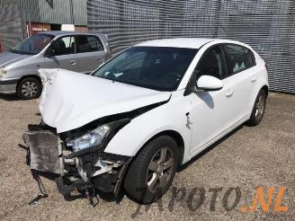 Auto da rottamare Chevrolet Cruze Cruze (305), Hatchback, 2010 / 2015 1.6 16V VVT 2012/3