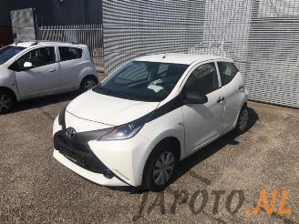 Vrakbiler auto Toyota Aygo Aygo (B40), Hatchback, 2014 1.0 12V VVT-i 2017/11