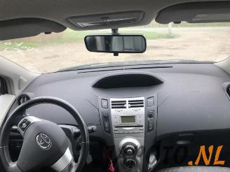 Toyota Yaris Yaris II (P9), Hatchback, 2005 / 2014 1.3 16V VVT-i picture 9