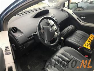 Toyota Yaris Yaris II (P9), Hatchback, 2005 / 2014 1.3 16V VVT-i picture 11