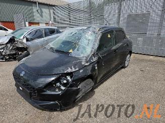 Démontage voiture Suzuki Swift Swift (ZCE/ZDE), Hatchback 5-drs, 2023 1.2 VVT 12V Hybrid 2024/11