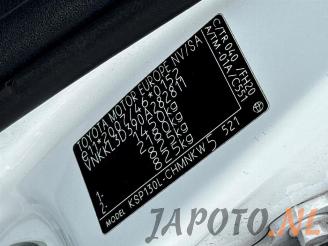 Toyota Yaris Yaris III (P13), Hatchback, 2010 / 2020 1.0 12V VVT-i picture 9