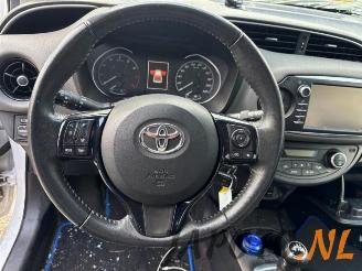 Toyota Yaris Yaris III (P13), Hatchback, 2010 / 2020 1.0 12V VVT-i picture 12