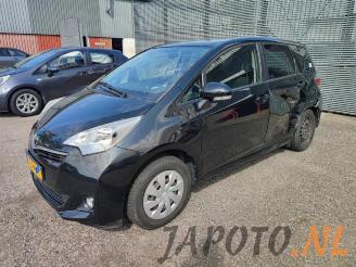 Vrakbiler auto Toyota Verso S Verso S, MPV, 2010 / 2016 1.33 16V Dual VVT-I 2011/11