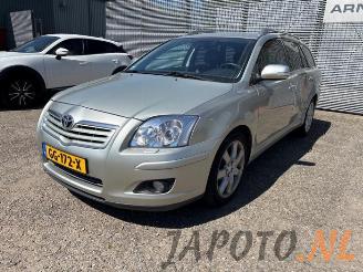 Vrakbiler auto Toyota Avensis Avensis Wagon (T25/B1E), Combi, 2003 / 2008 1.8 16V VVT-i 2006/11
