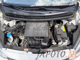 Hyundai I-10 i10 (B5), Hatchback, 2013 / 2019 1.0 12V picture 16