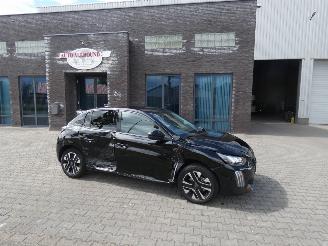 Vaurioauto  passenger cars Peugeot 208 1.2 Hyb 110 Allure 2025/3