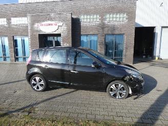Damaged car Renault Scenic 1.4 TCE Bns Sport 2009/10