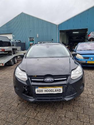 Damaged car Ford Focus 3 Wagon Combi 1.0 Ti-VCT EcoBoost 12V 100 (M2DA(Euro 5)) [74kW] 2013/1