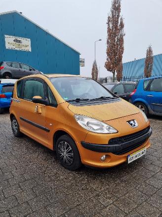 Peugeot 1007 (KM) Hatchback 3-drs 1.4 (TU3JP(KFV)) [54kW] picture 2