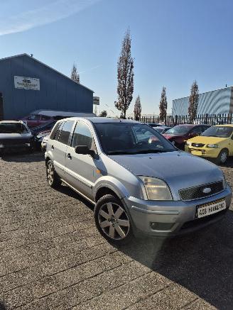 Ford Fusion Combi 1.6 16V (FYJA(Euro 5)) [74kW] picture 3