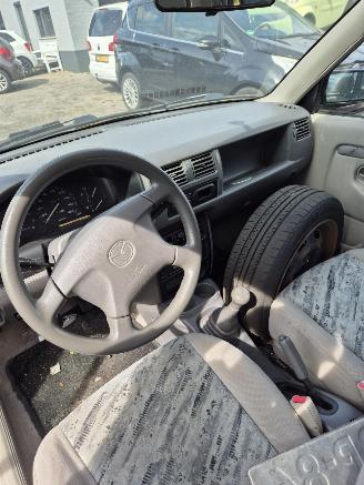 Mazda Demio (DW) MPV 1.3 16V (B3) [46kW] picture 6