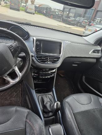 Peugeot 2008 (CU) MPV 1.2 Vti 12V PureTech 82 (EB2F(HMZ)) [60kW] 5-BAK picture 10