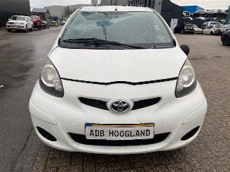 Uttjänta bilar auto Toyota Aygo (B10) Hatchback 1.0 12V VVT-i (1KR-FE) [50kW] 2011/1