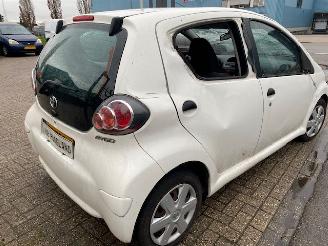Toyota Aygo (B10) Hatchback 1.0 12V VVT-i (1KR-FE) [50kW] picture 5