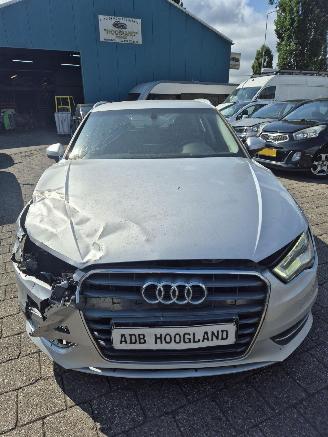 Vrakbiler auto Audi A3 Sportback (8V1/8VK) 1.4 TFSI 16V Hatchback, 2Dr, Benzine, 1.395cc, 90kW (122pk), FWD, CXSA, 6-BAK 2013/1