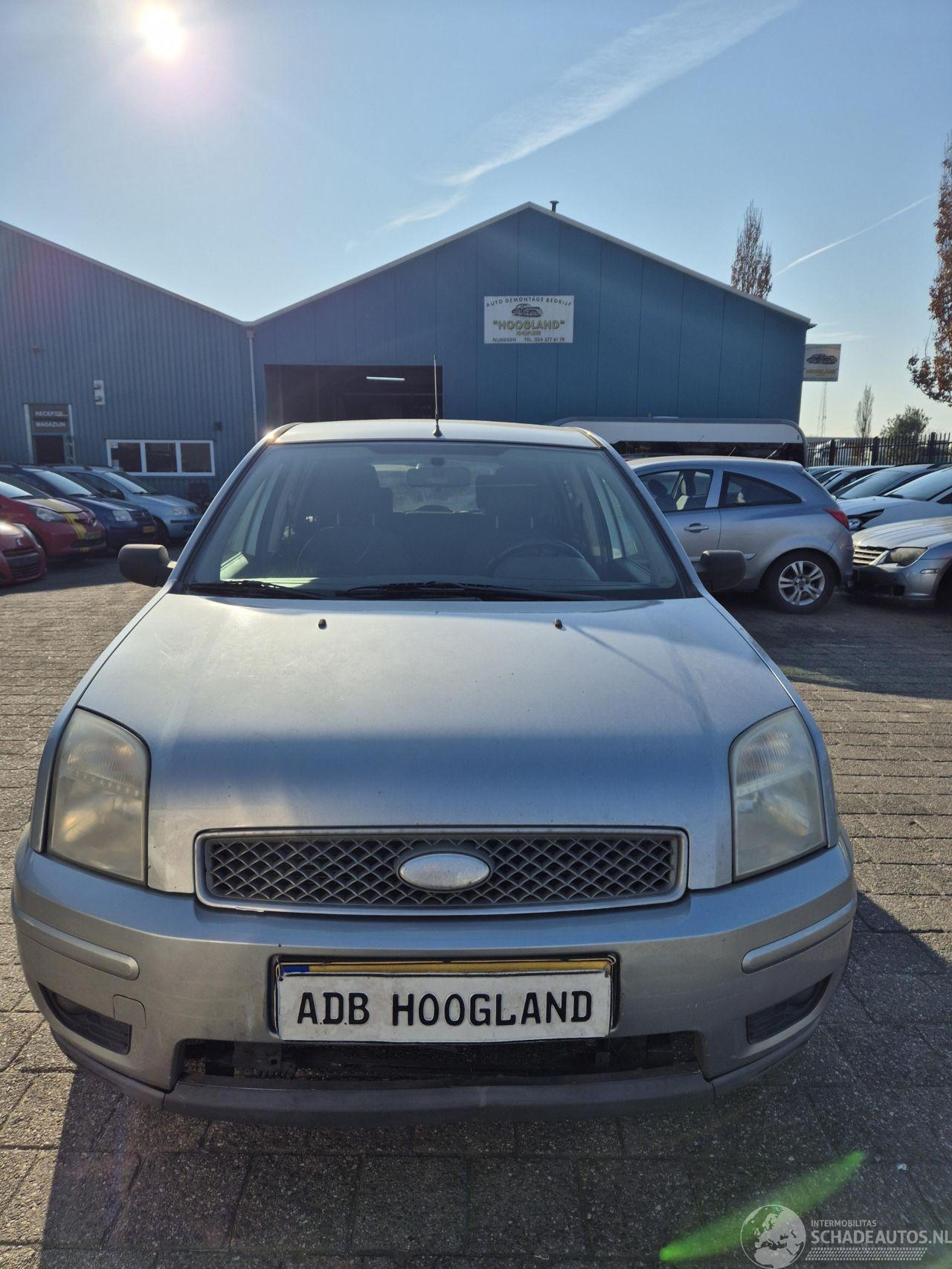 Ford Fusion Combi 1.6 16V (FYJA(Euro 5)) [74kW]