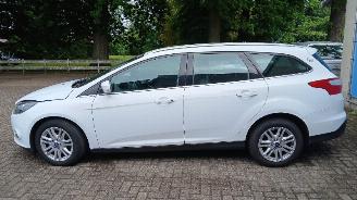 Ford Focus Focus 3 Wagon Combi 1.0 Ti-VCT EcoBoost 12V 125 (M1DA(Euro 5)) [92kW] =
 (02-2012/05-2018) picture 12