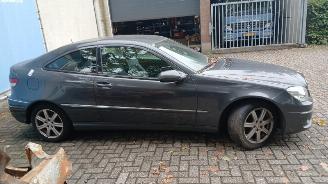 Mercedes C-klasse C Sportcoupé (C203) Hatchback 1.8 C-180K 16V (M271.946) [105kW]  (05=
-2002/05-2008) picture 9