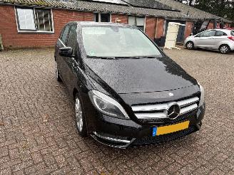 skadebil auto Mercedes B-klasse 200 AMBITION AUTOMAAT 2013/7