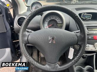 Peugeot 107 1.0-12V XS Airco 5-Deurs picture 18