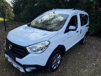 Schadeauto Dacia Dokker STEPWAY 2017/2