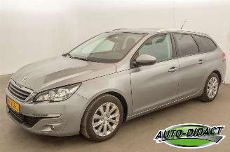 damaged passenger cars Peugeot 308 SW 1.2 PureTech Navi Clima Style 2017/2