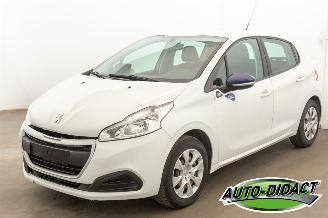 Unfallwagen Peugeot 208 1.2 78.525 km 2018/6