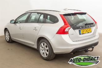 Volvo V-60 1.6 D2 Kinetic Clima Navi picture 3