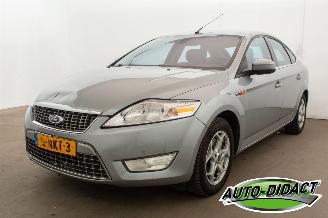Voiture accidenté Ford Mondeo 2.0-16V Limited Clima Navi 2010/9