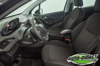 Peugeot 208 1.2 PureTech 66.812 km NAP Airco Blue Lion picture 25