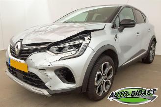 Damaged car Renault Captur 1.0 TCe Clima Navi 90 Edition One 2021/6