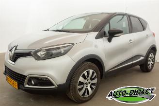 Damaged car Renault Captur 0.9 TCe Airco Navi Limited 2016/8