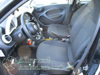 Smart Forfour Forfour (453) Hatchback 5-drs 1.0 12V (M281.920) [52kW]  (07-2014/...)= picture 10