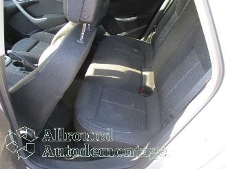 Opel Astra Astra J (PC6/PD6/PE6/PF6) Hatchback 5-drs 1.4 Turbo 16V (A14NET(Euro 5=
)) [88kW]  (10-2010/10-2015) picture 13