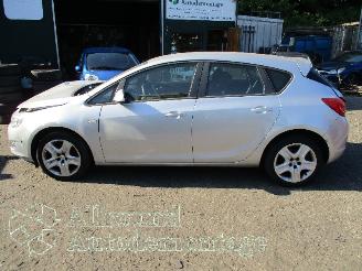 Opel Astra Astra J (PC6/PD6/PE6/PF6) Hatchback 5-drs 1.4 Turbo 16V (A14NET(Euro 5=
)) [88kW]  (10-2010/10-2015) picture 8