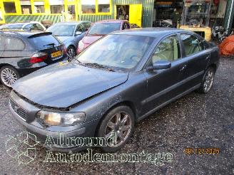 Dezmembrări autoturisme Volvo S-60 S60 I (RS/HV) Sedan 2.4 20V 140 (B5244S2) [103kW]  (07-2000/04-2010) 2004