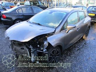  Renault Clio Clio IV Estate/Grandtour (7R) Combi 5-drs 0.9 Energy TCE 90 12V (H4B-4=
08(H4B-B4)) [66kW]  (01-2013/08-2021) 2015