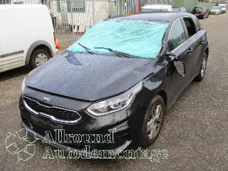 Coche siniestrado Kia Cee d Ceed (CDB5/CDBB) Hatchback 5-drs 1.4 T-GDI 16V (G4LD) [103kW]  (03-201=
8/12-2020) 2020