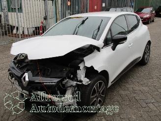 Vrakbiler auto Renault Clio Clio IV (5R) Hatchback 5-drs 0.9 Energy TCE 90 12V (H4B-400(H4B-A4)) [=
66kW]  (11-2012/08-2021) 2014