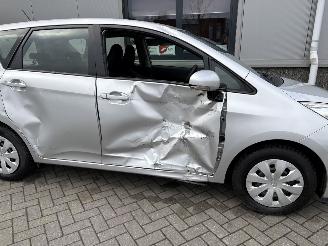 Subaru Trezia 1.3 Comfort picture 3