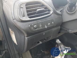 Hyundai I-30 i30 (PDEB5/PDEBB/PDEBD/PDEBE), Hatchback, 2016 1.4 T-GDI 16V picture 12