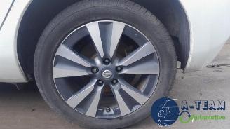Nissan Leaf Leaf (ZE0), Hatchback, 2010 / 2017 Leaf picture 28