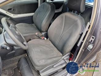 Toyota Yaris Yaris II (P9), Hatchback, 2005 / 2014 1.0 12V VVT-i picture 18