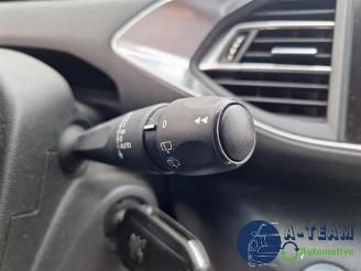 Peugeot 308 308 SW (L4/L9/LC/LJ/LR), Combi 5-drs, 2014 / 2021 1.6 BlueHDi 120 picture 27